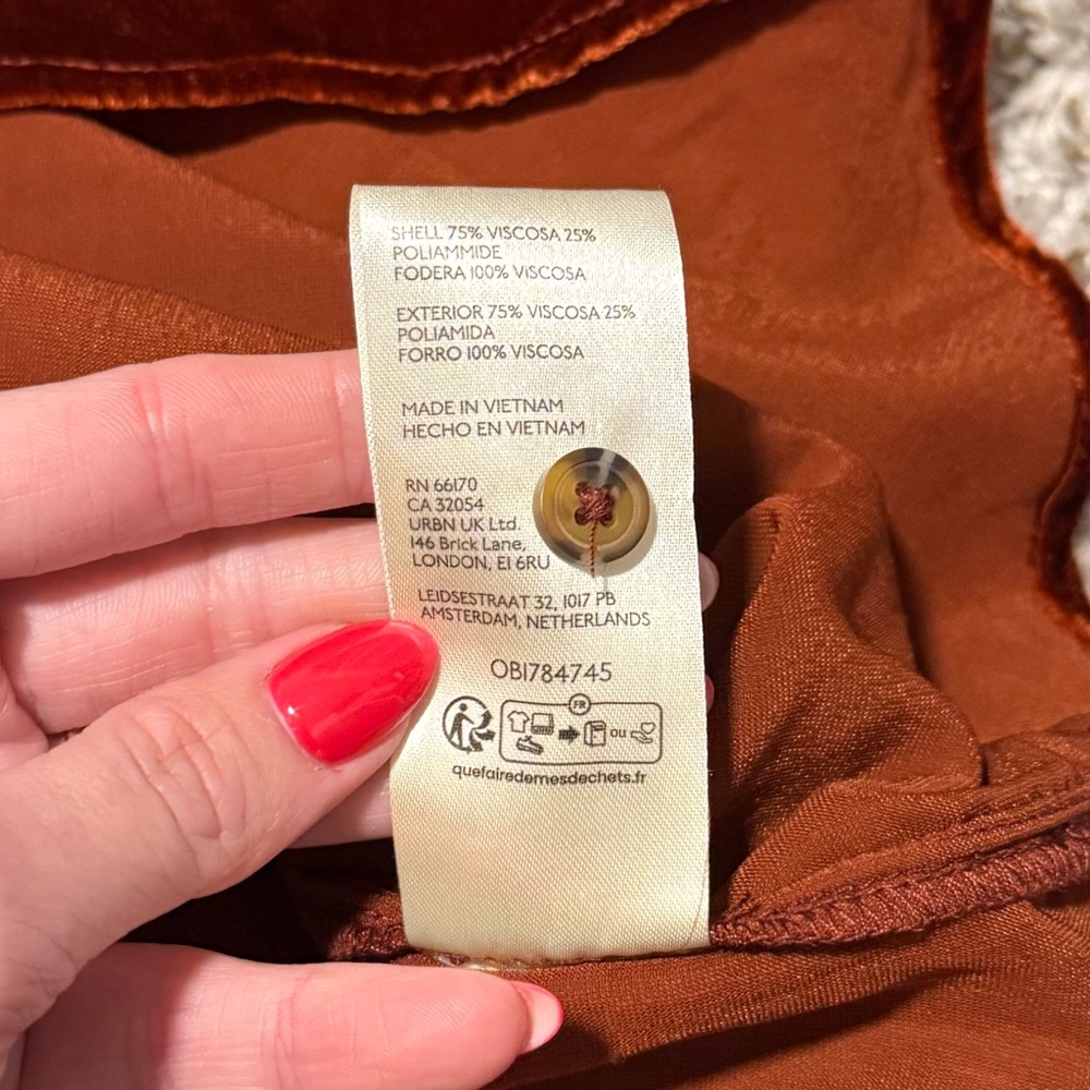 Anthropologie Pilcro Hadley Relaxed Velvet Button-Down Top Burnt Orange, size M - Picture 9 of 9
